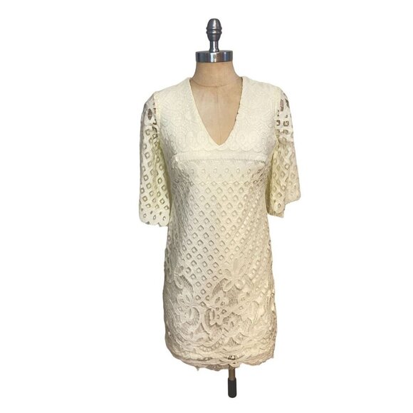 Alexia Admor White Lace Dress With Bell Sleeves XS NWT - Picture 2 of 6